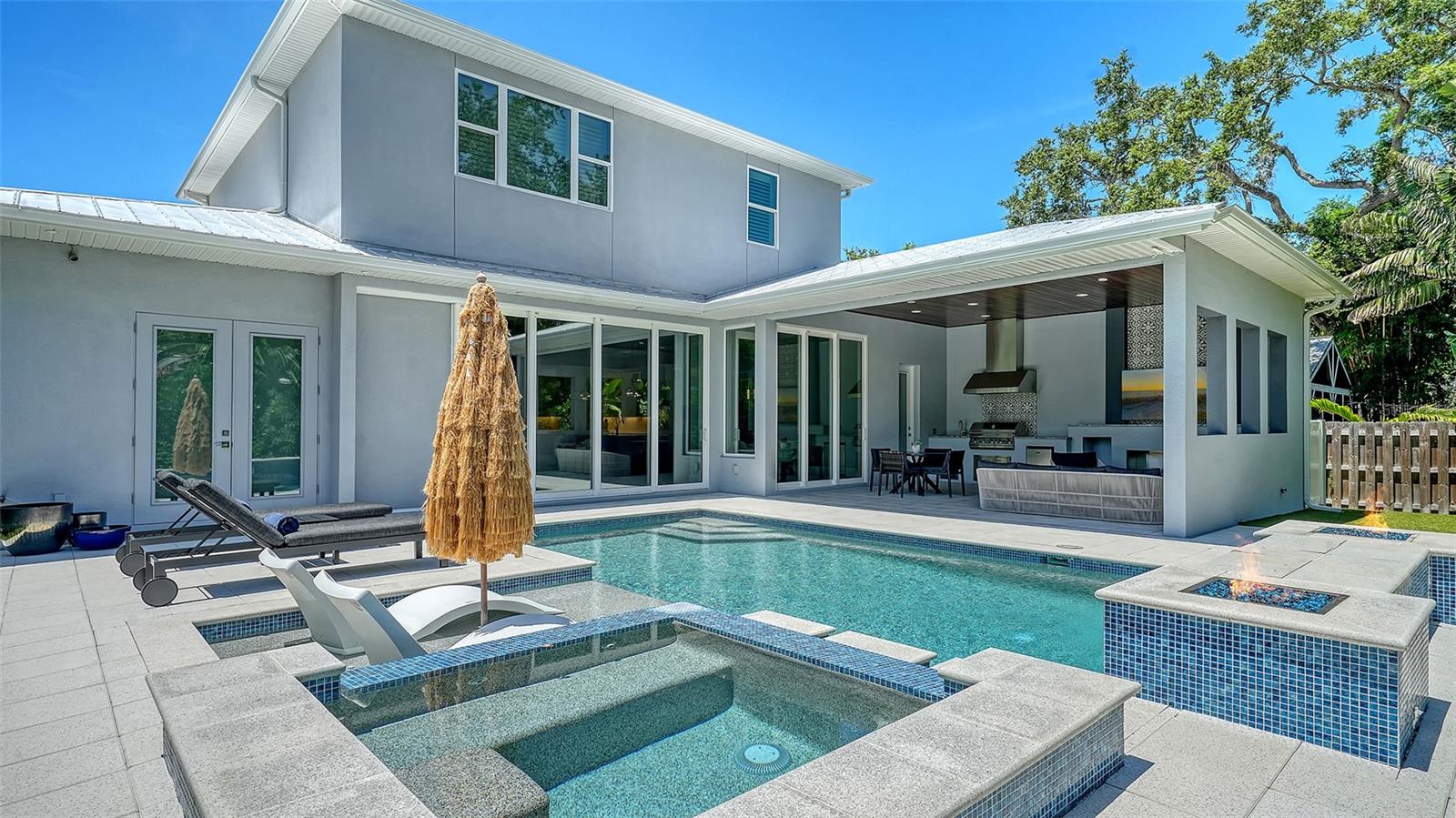 POINSETTIA PARK 2 - Residential Lease