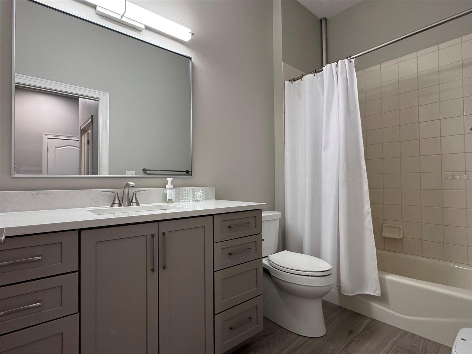 BAYOU CLUB ESTATES TR 5 PH 3 - Residential Lease