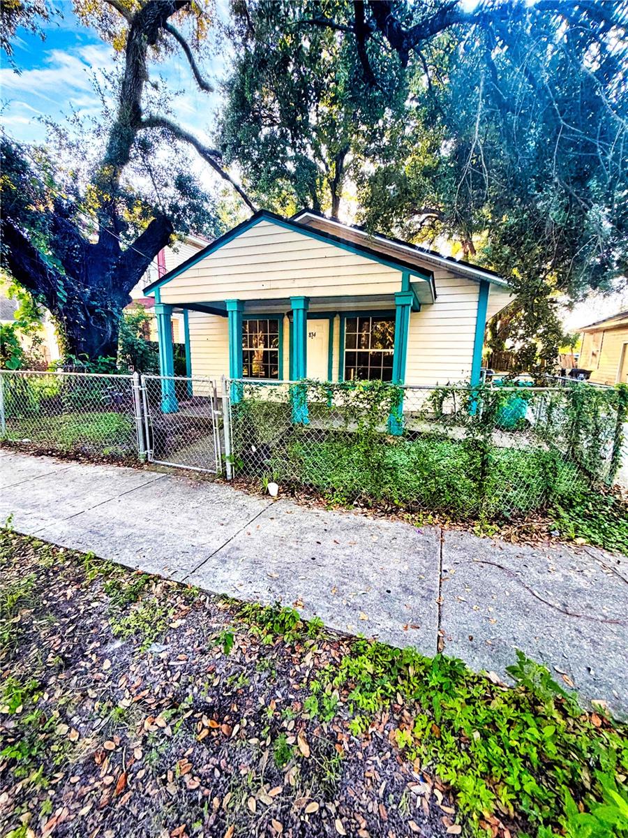 Photo of 834 S Parramore Avenue, Orlando, FL 32805 (MLS # O6450331)