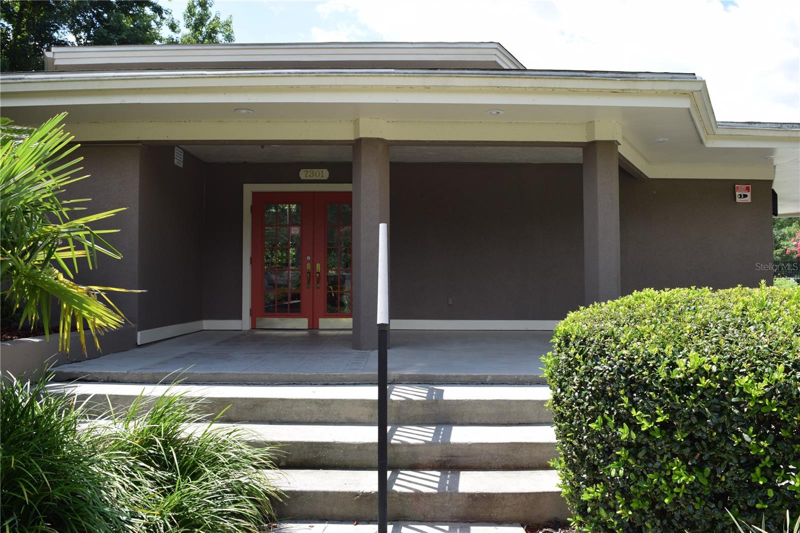 BLUES CREEK - Residential Lease