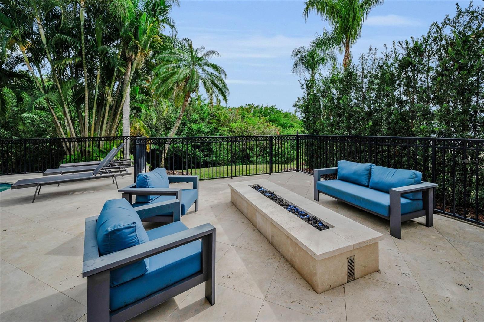 BAYOU CLUB ESTATES TR 2 PH 3 - Residential