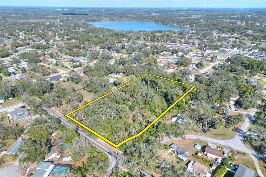 Photo of 505 Seffner Valrico Road, Valrico, FL 33594 (MLS # TB8357776)