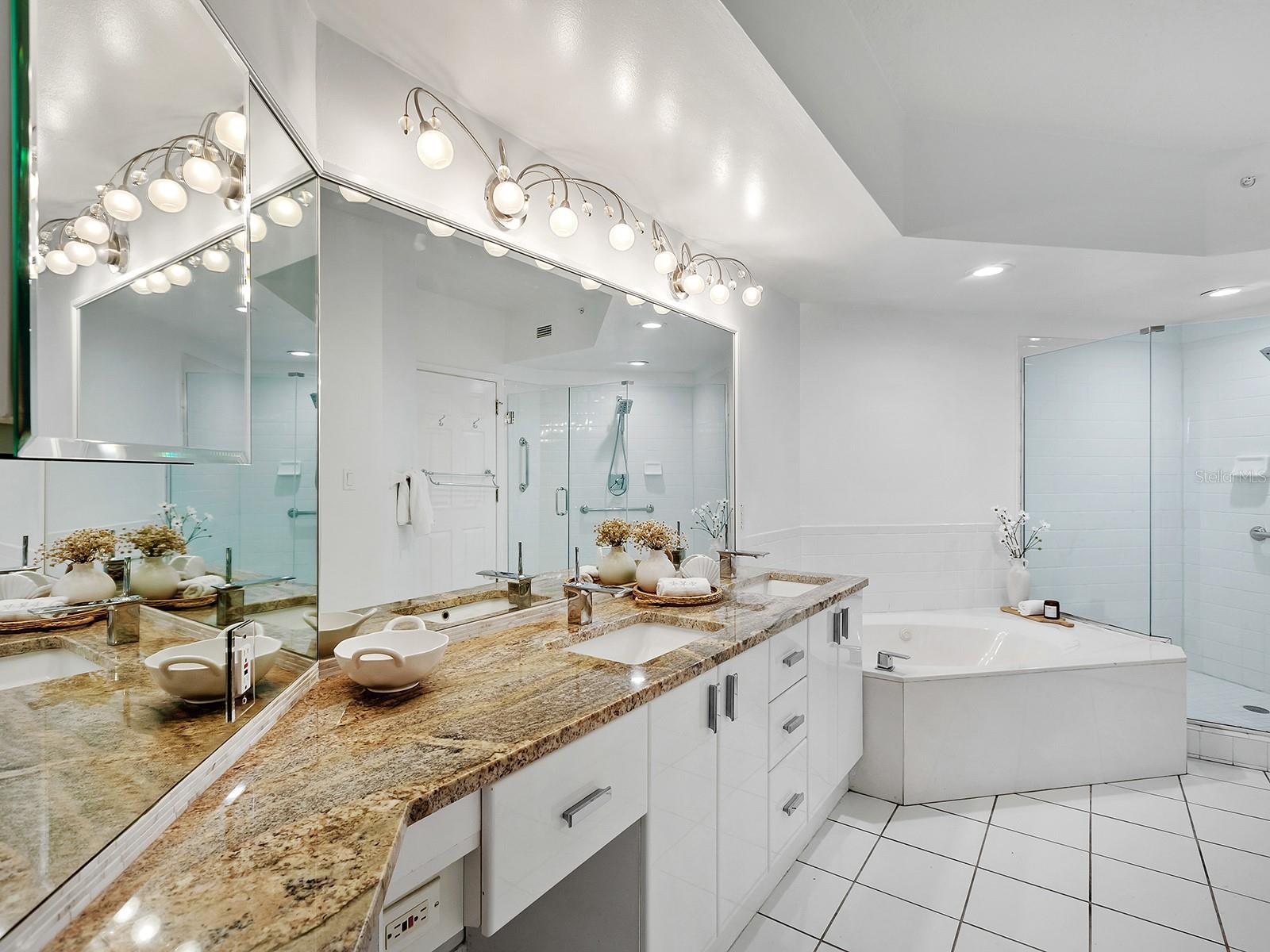 EAGLES POINT AT THE LANDINGS 1 - Residential