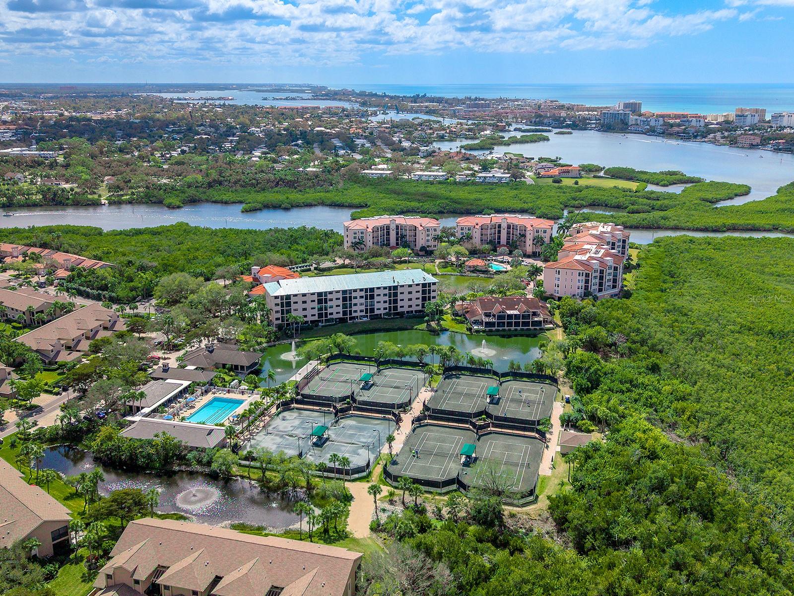 EAGLES POINT AT THE LANDINGS 1 - Residential