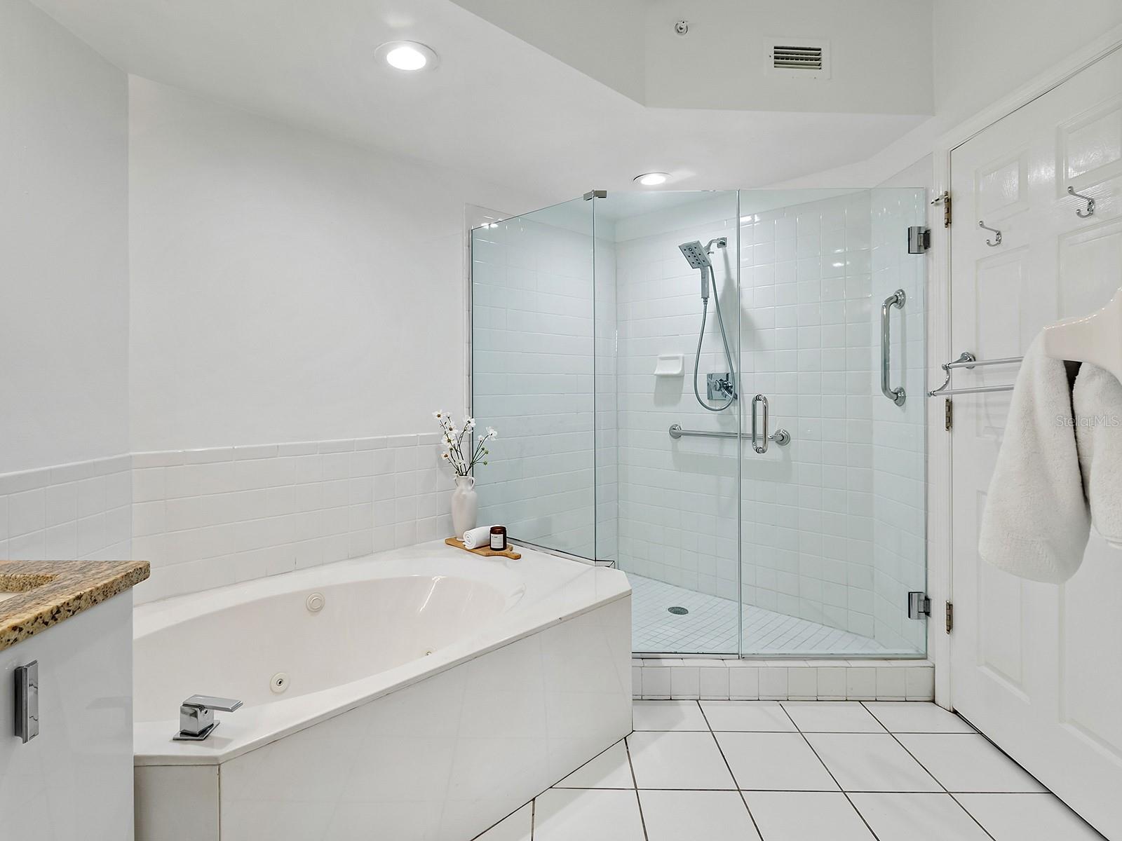 EAGLES POINT AT THE LANDINGS 1 - Residential