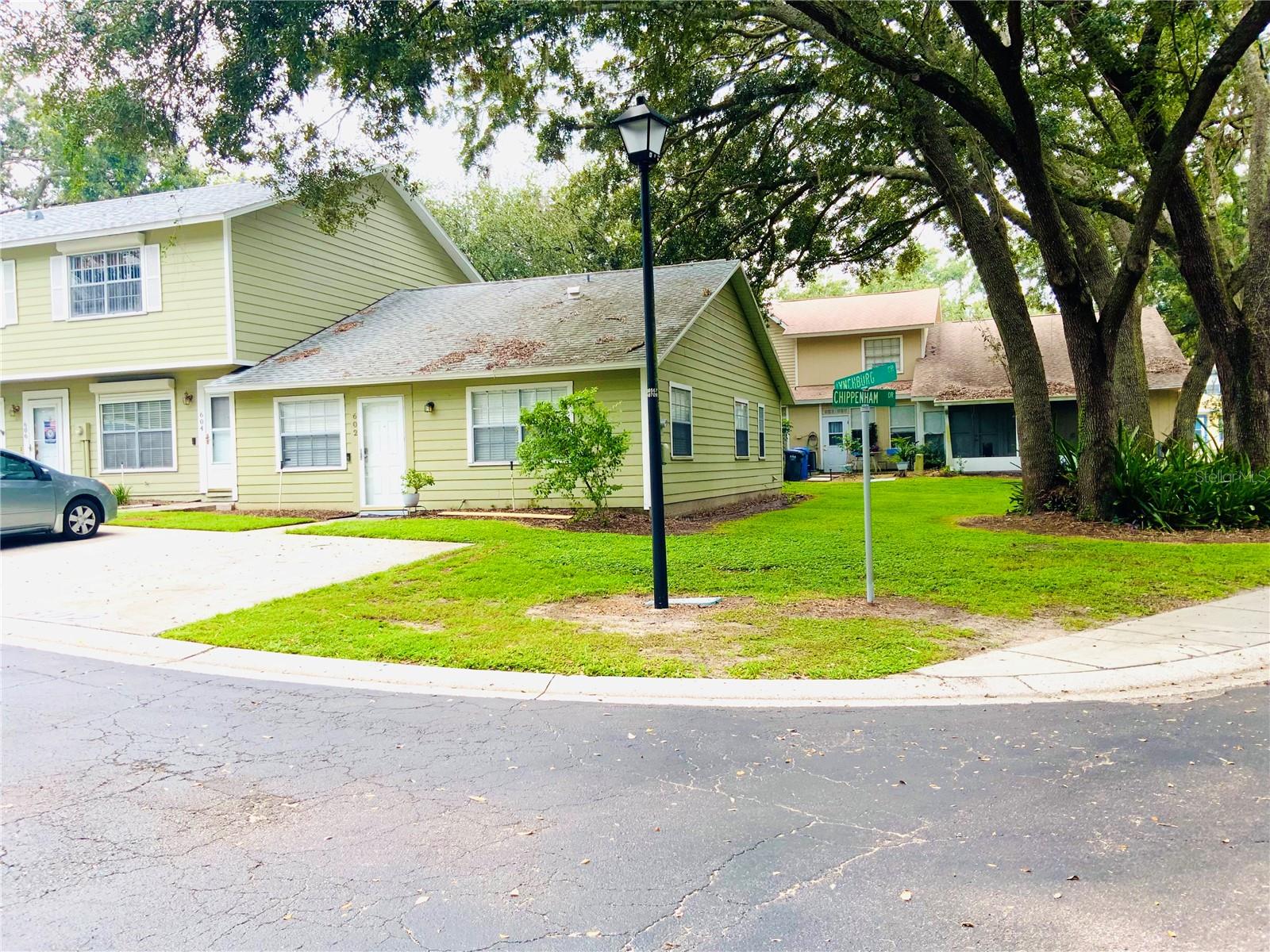 Looking for a calm and cozy place to live? This is it. Check this beautiful corner unit villa located at Kings Court Townhomes community in Brandon Florida. This unit counts with 2 bedrooms, 2 baths, walking closets, laundry room, Florida room, spacious kitchen with wood cabinetry and granite counter tops. Modern stainless-steel appliances complement this beautiful kitchen. A pool and dog park enhance this community. Make your appointment today!