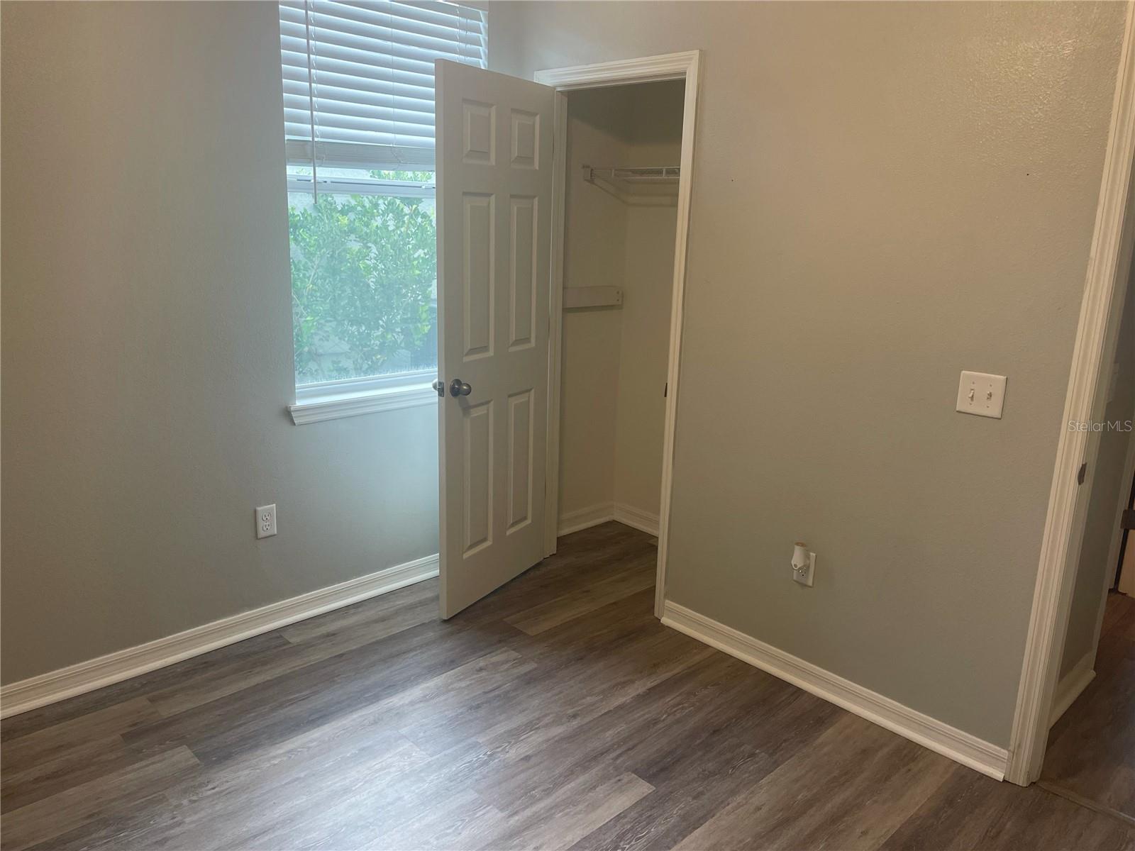 SHERMAN HILLS SEC 3 - Residential Lease