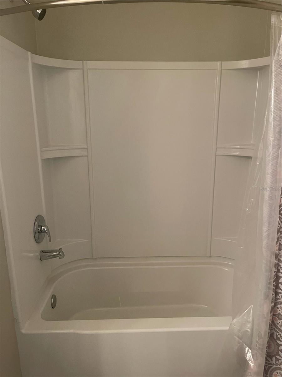 SHERMAN HILLS SEC 3 - Residential Lease