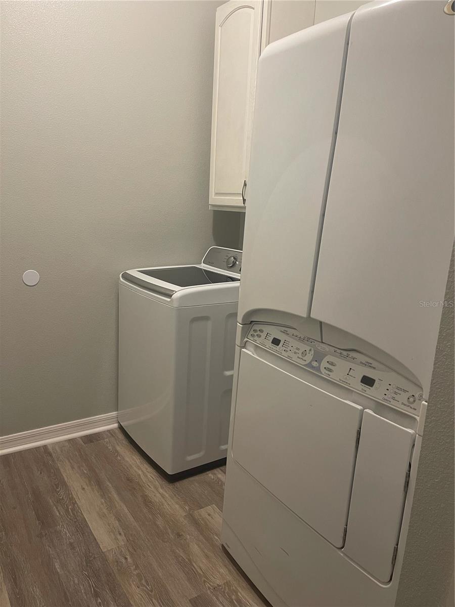 SHERMAN HILLS SEC 3 - Residential Lease