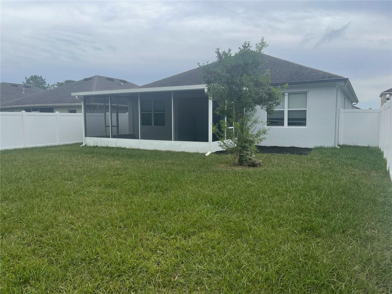 SHERMAN HILLS SEC 3 - Residential Lease