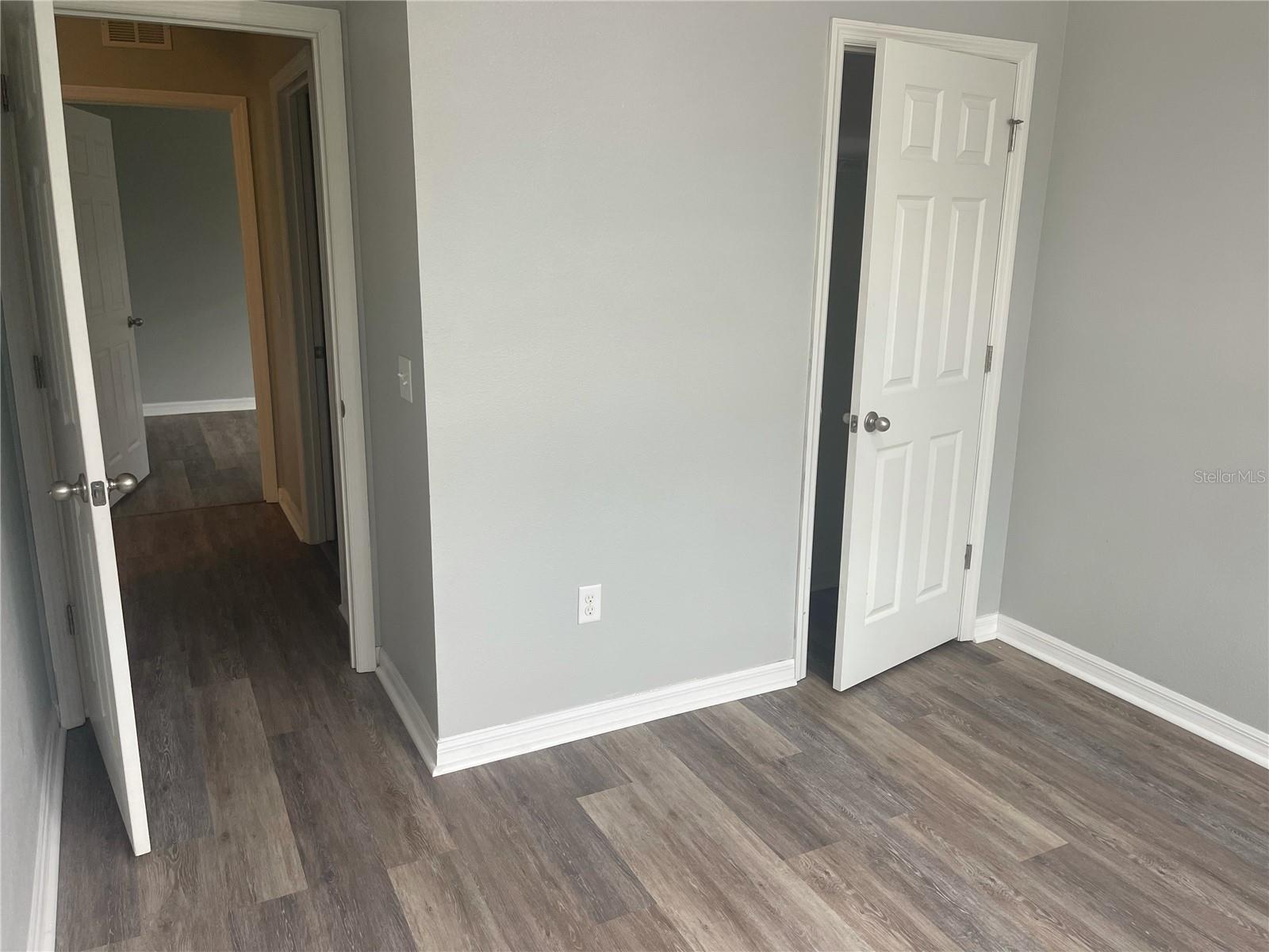 SHERMAN HILLS SEC 3 - Residential Lease