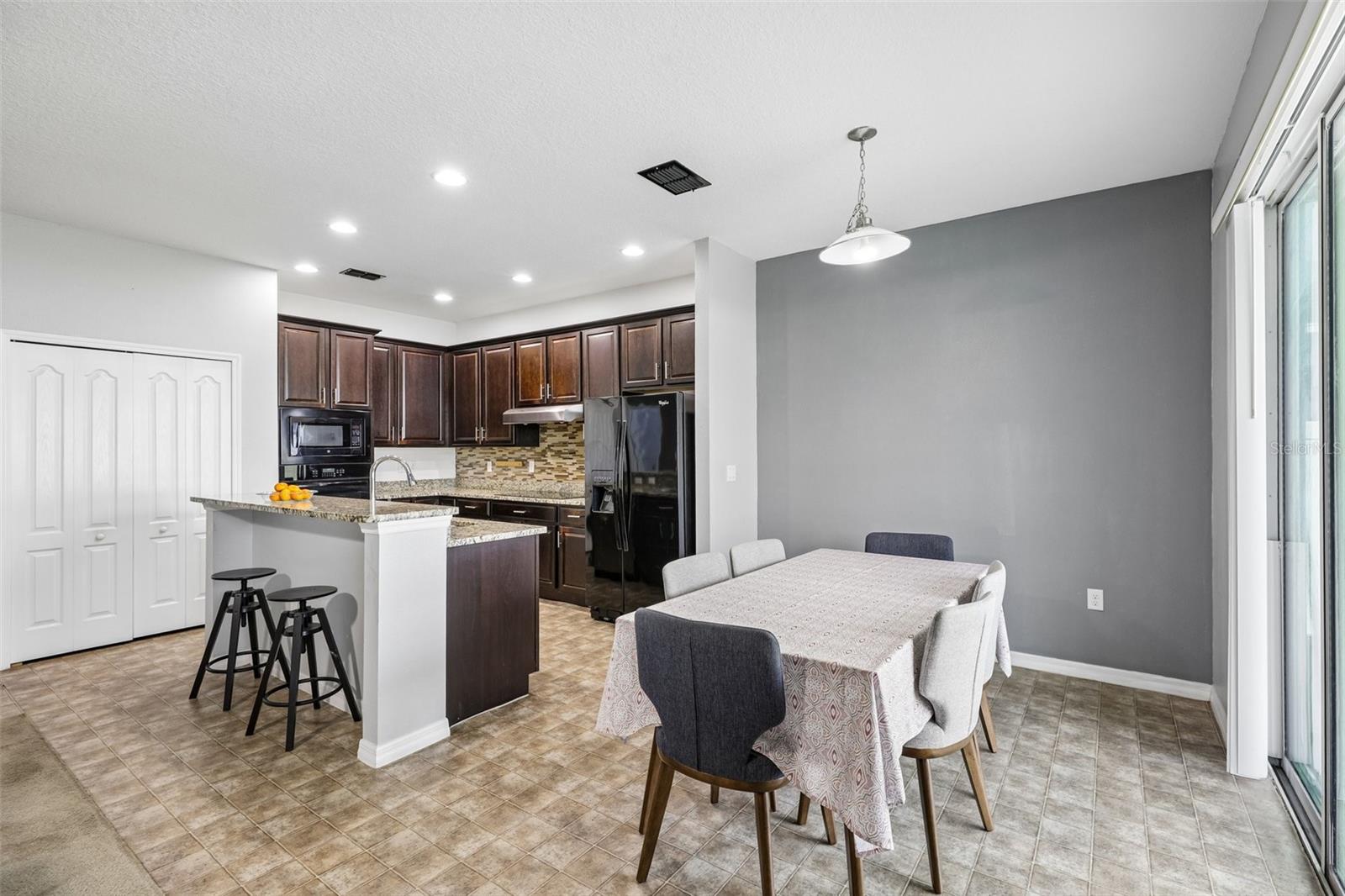 LIBERTY SQUARE - Residential