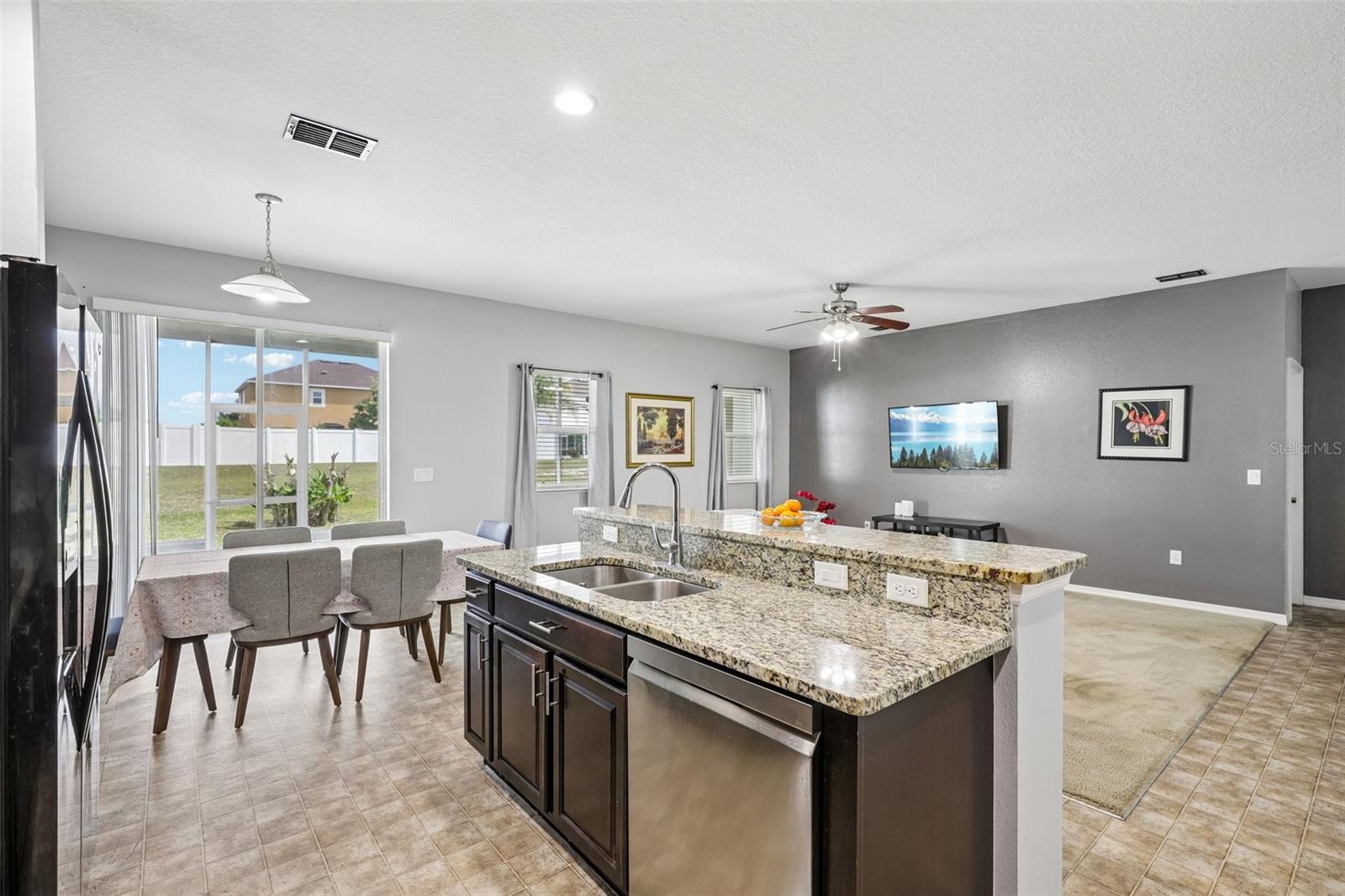 LIBERTY SQUARE - Residential