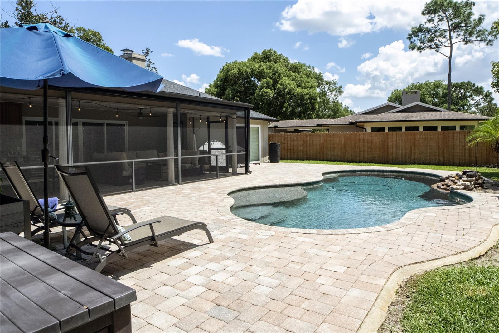 718 FOX VALLEY DRIVE