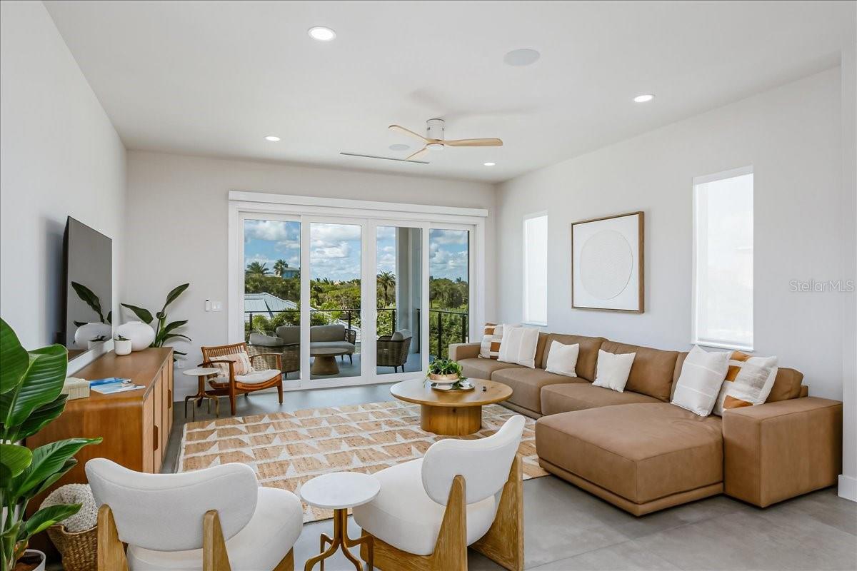 CRESCENT BEACH - Residential