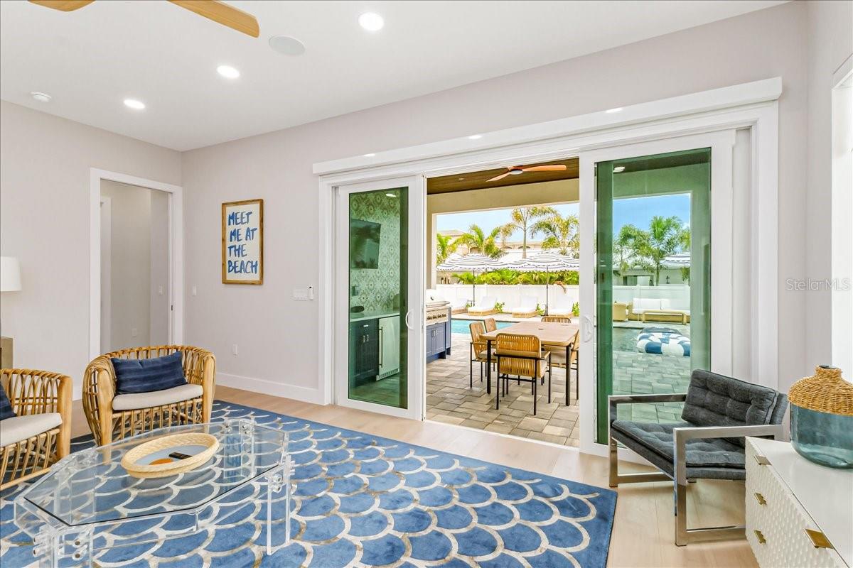 CRESCENT BEACH - Residential