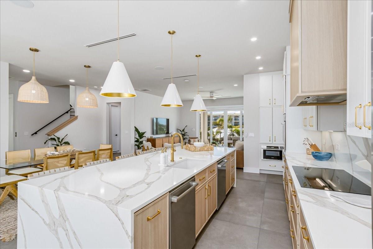 CRESCENT BEACH - Residential