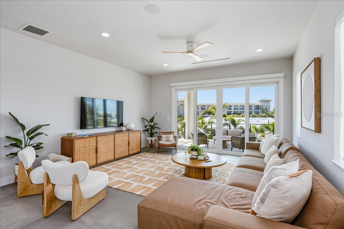 CRESCENT BEACH - Residential