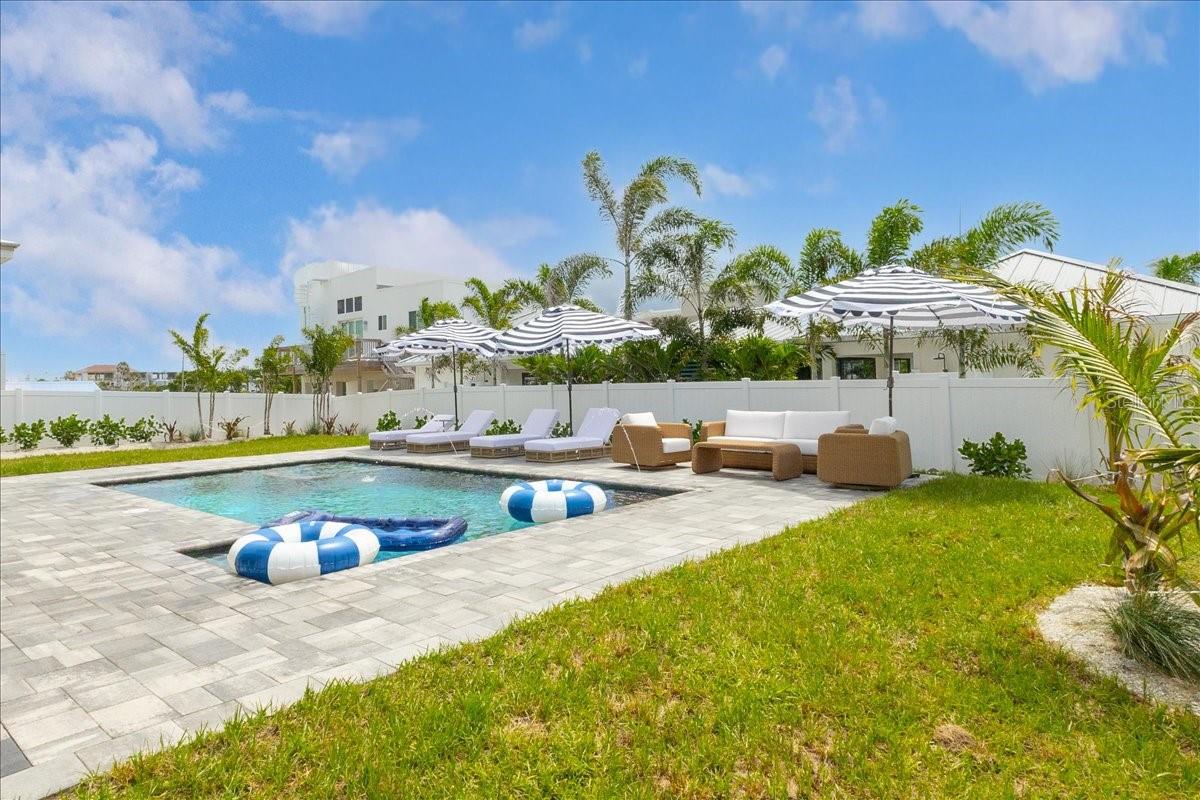 CRESCENT BEACH - Residential