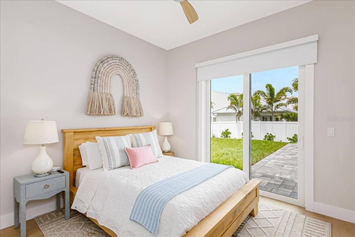 CRESCENT BEACH - Residential