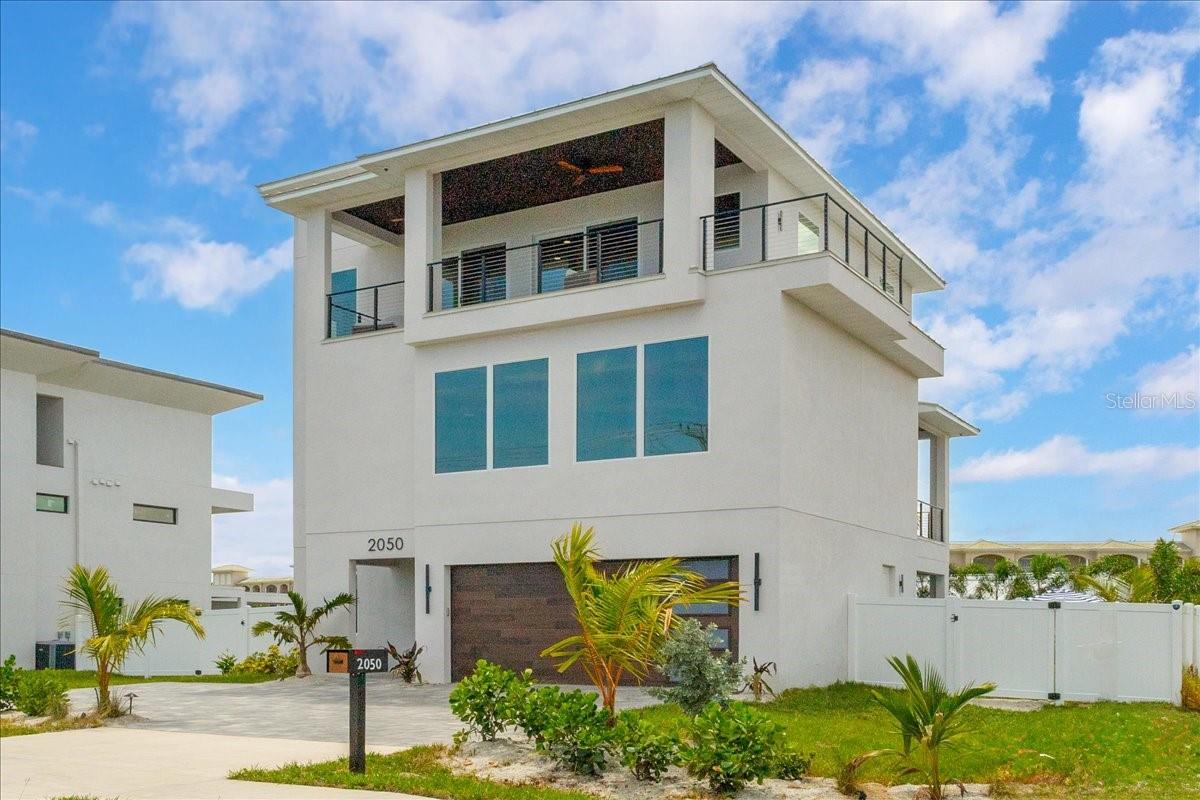 CRESCENT BEACH - Residential