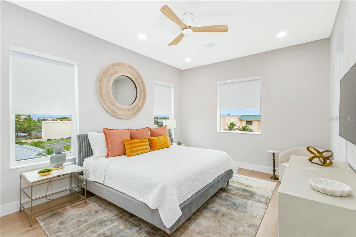 CRESCENT BEACH - Residential