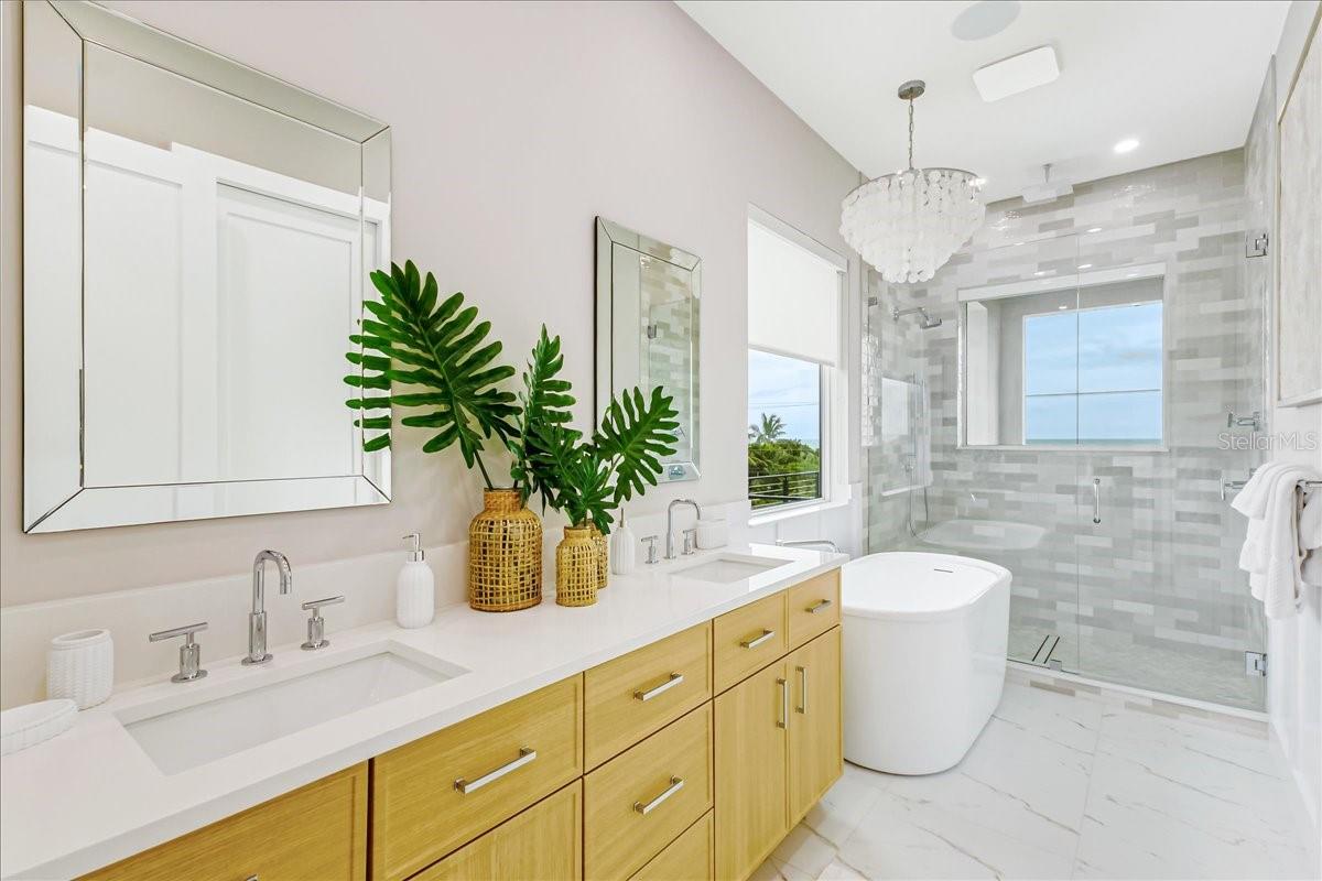 CRESCENT BEACH - Residential