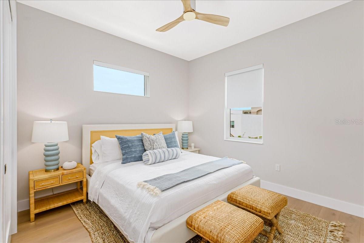 CRESCENT BEACH - Residential