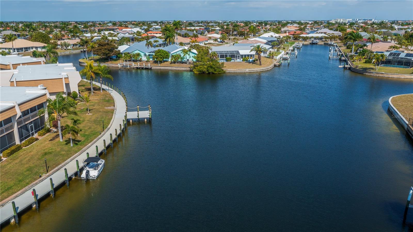 ISLANDER POINT - Residential