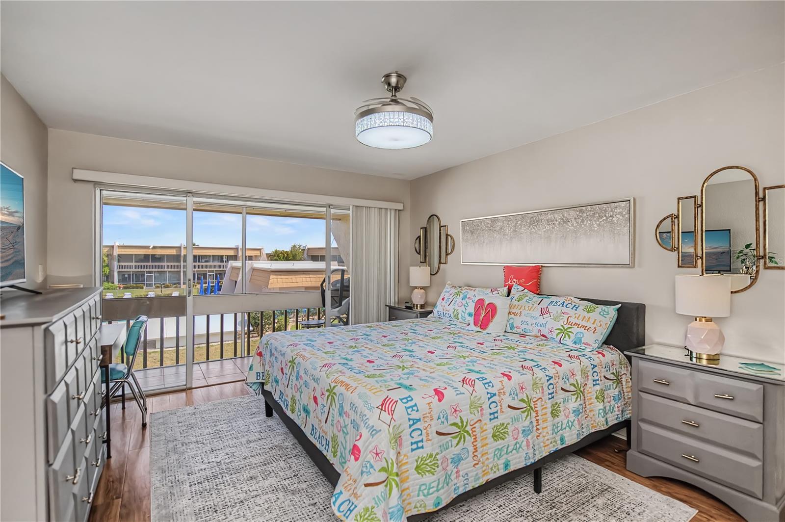 ISLANDER POINT - Residential