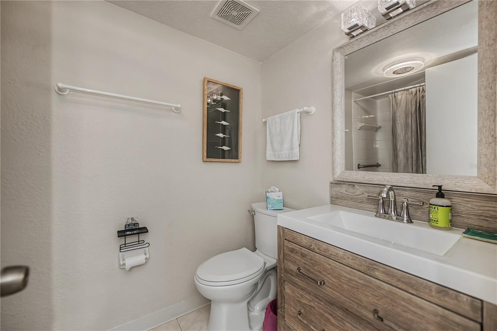 ISLANDER POINT - Residential