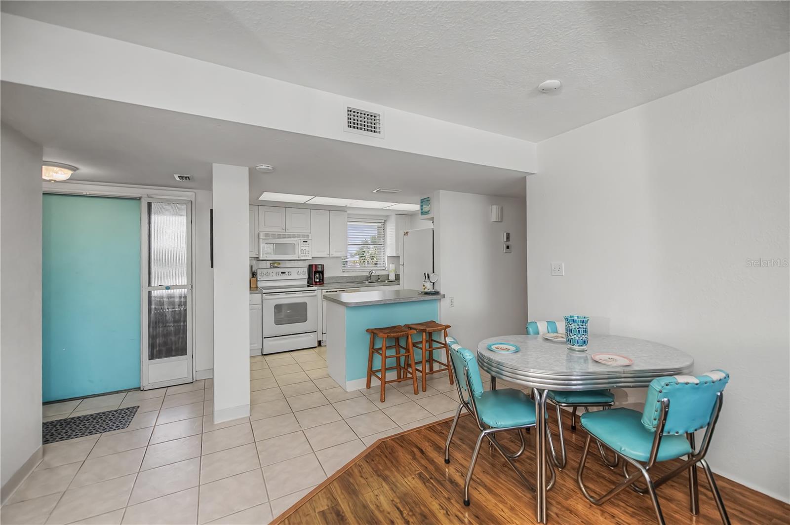 ISLANDER POINT - Residential