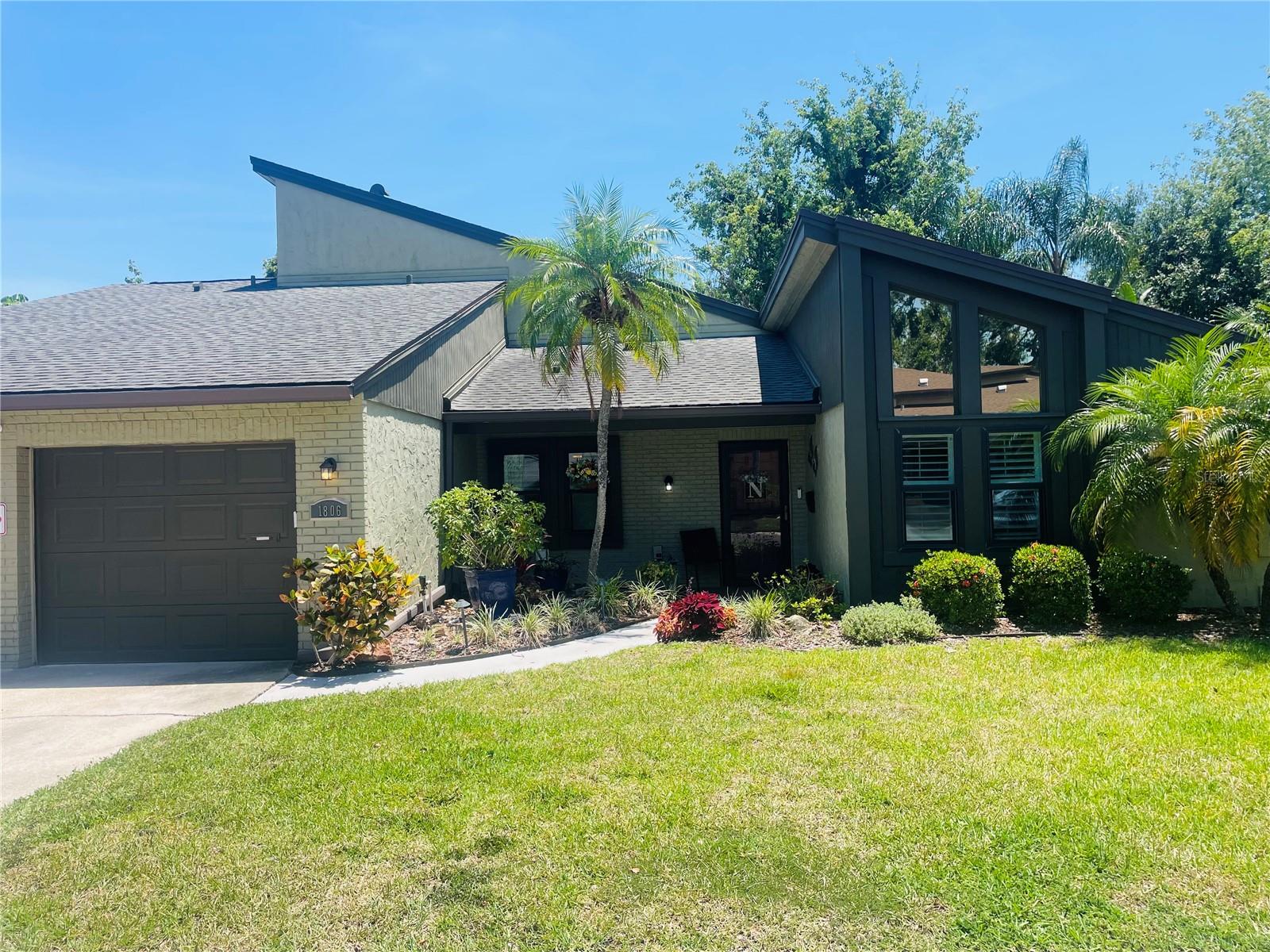 2101 SUNSET POINT ROAD 1806