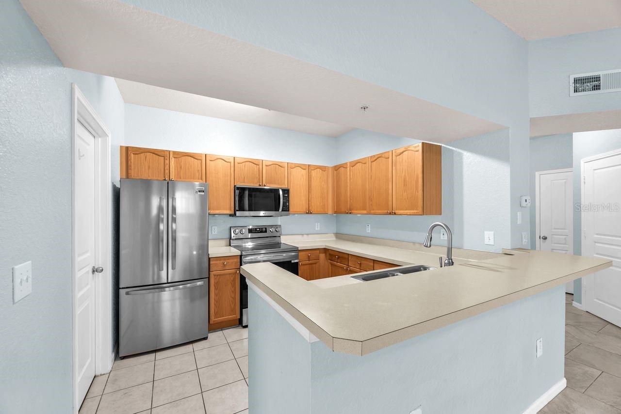 OXFORD PLACE AT TAMPA PALMS A - Residential Lease