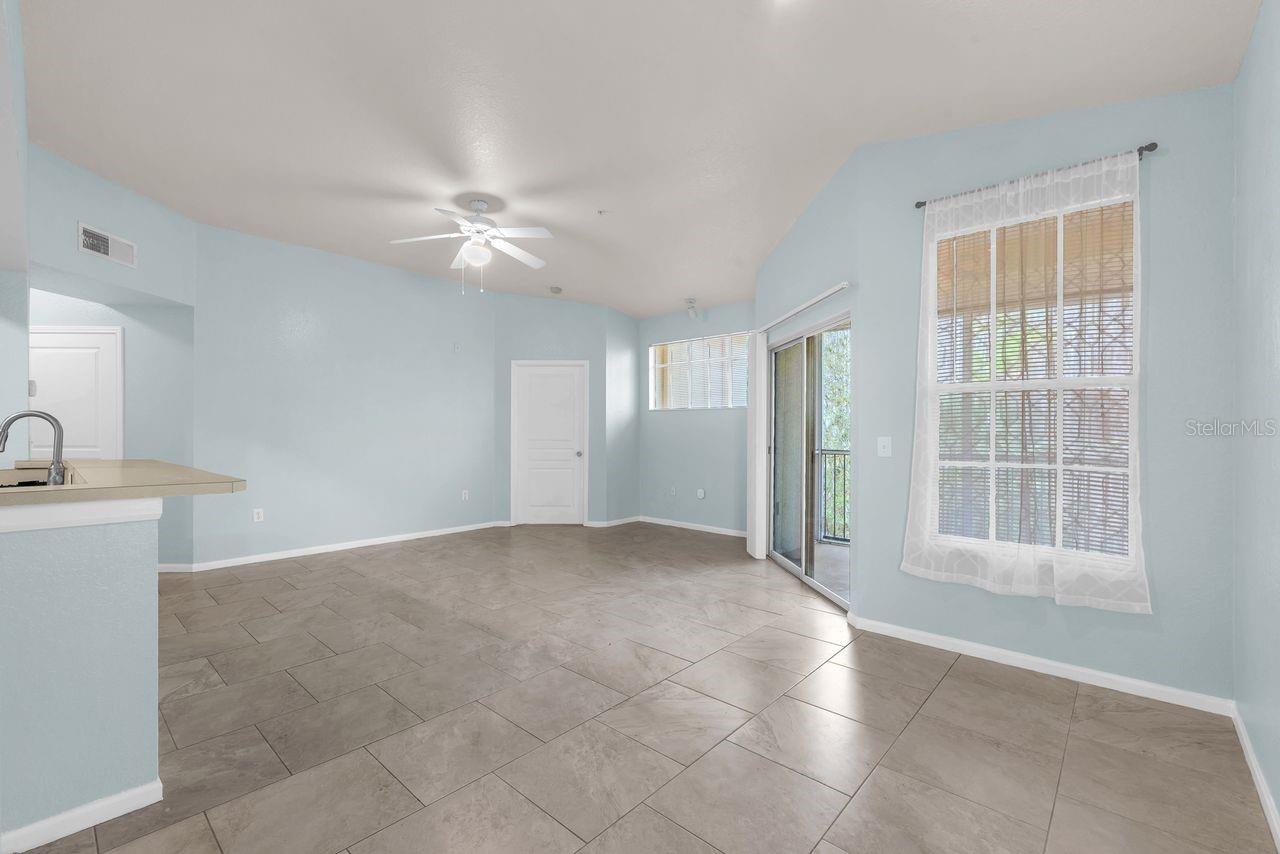 OXFORD PLACE AT TAMPA PALMS A - Residential Lease