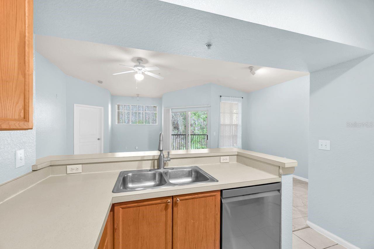 OXFORD PLACE AT TAMPA PALMS A - Residential Lease