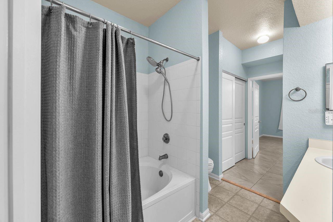 OXFORD PLACE AT TAMPA PALMS A - Residential Lease