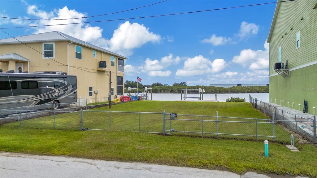 Photo of 6522 Seaview Boulevard, Hudson, FL 34667 (MLS # OM731701)