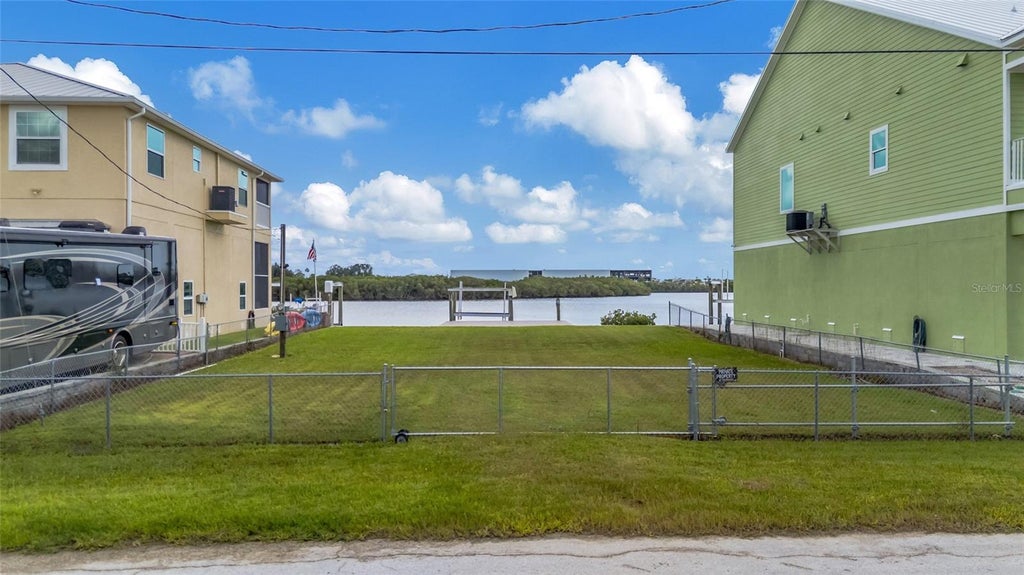 Photo of 6522 Seaview Boulevard, Hudson, FL 34667 (MLS # OM731701)