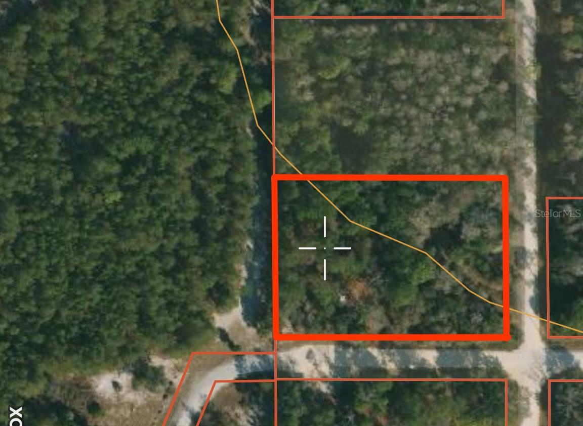 Beautiful Fenced Lot – Perfect for Your Future Home!
Discover the perfect place to build your dream home in Royal Highlands this spacious, fully fenced property. Enjoy the privacy and flexibility this land offers, with plenty of room for your vision to come to life.
Located in scenic Weeki Wachee, you'll love the peaceful surroundings and the abundance of outdoor activities nearby—boating, hiking, fishing, and more!
Come see it before it's gone—opportunities like this don’t last long!