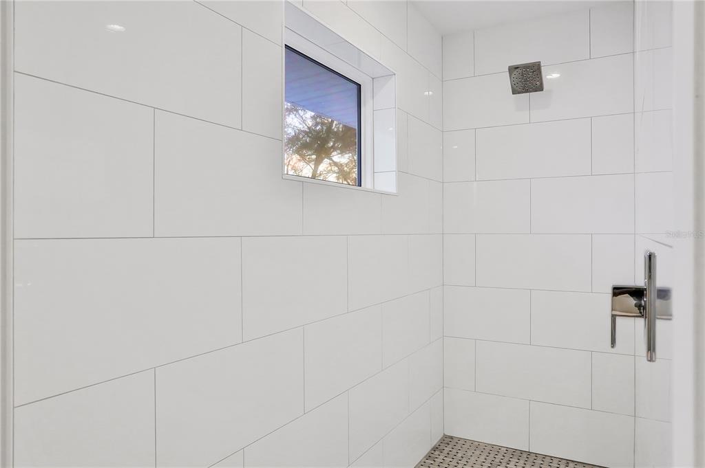 LONGBEACH ON LONGBOAT KEY - Residential Lease