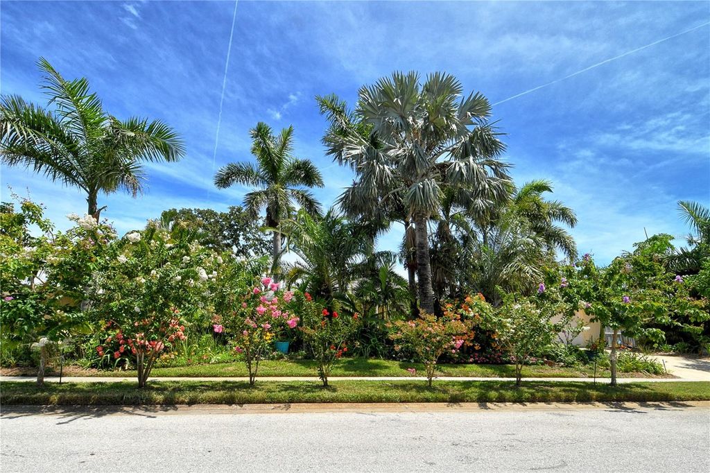 Photo of 6308 4th Avenue NW, Bradenton, FL 34209 (MLS # A4658599)