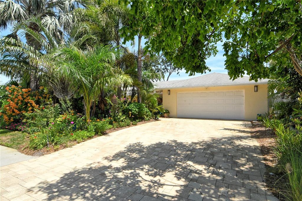 Photo of 6308 4th Avenue NW, Bradenton, FL 34209 (MLS # A4658599)