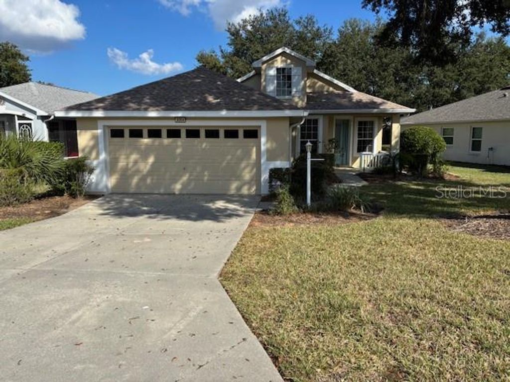 Photo of 5054 Portsmouth Street, Tavares, FL 32778 (MLS # V4946126)