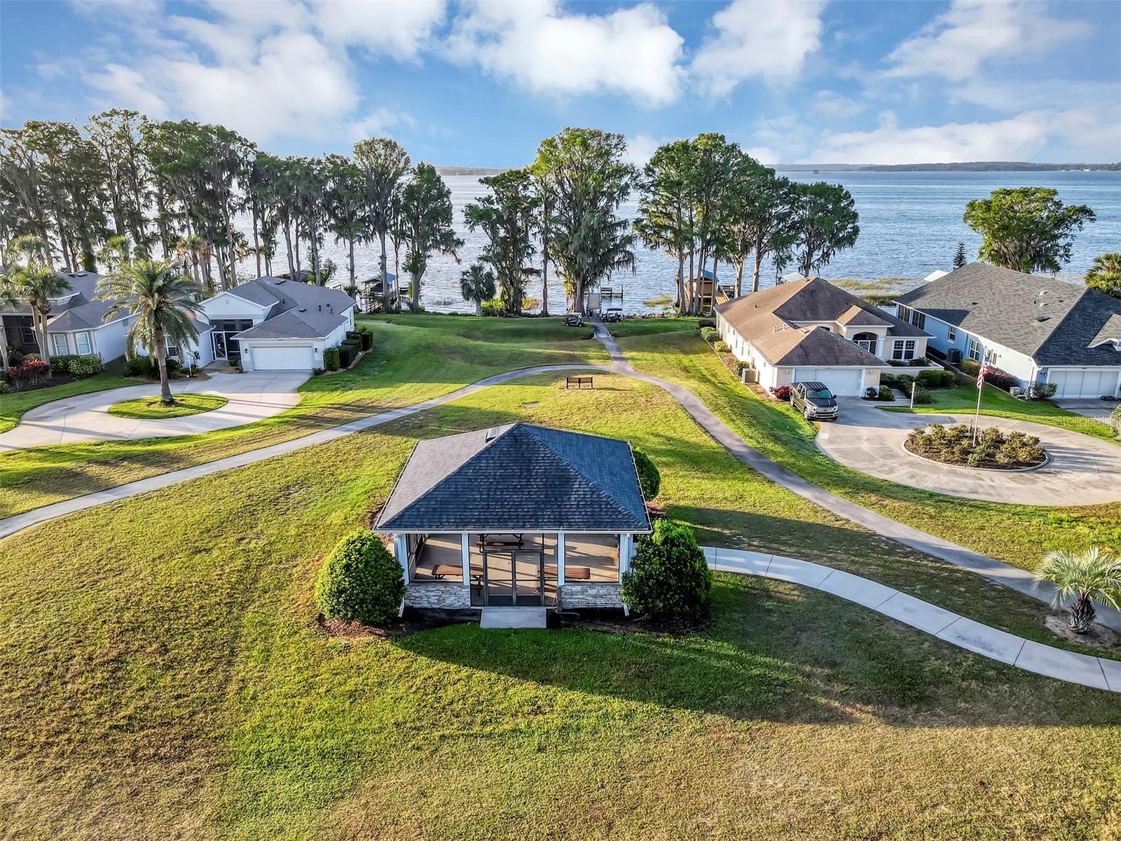 TAVARES ROYAL HARBOR PH 03 LT 350 ORB 02 - Residential Lease