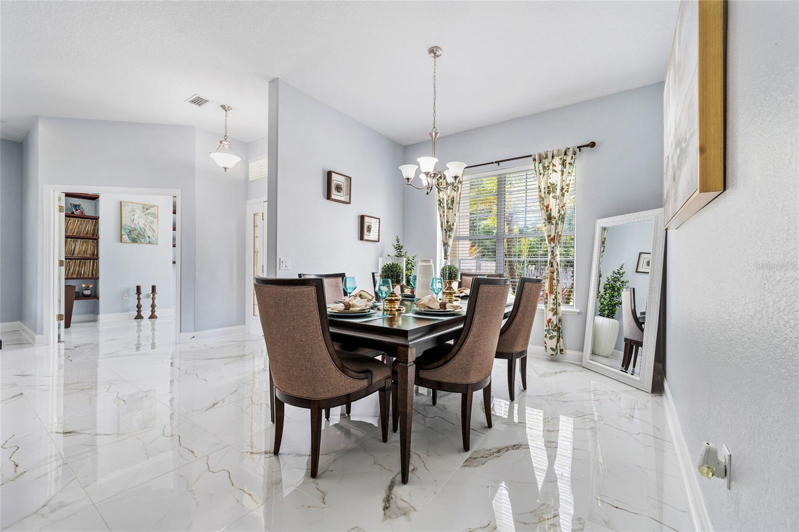 155 HIDDEN WOODS COVE