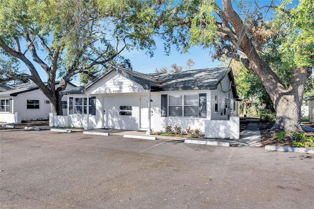 Photo of 4511 W Mcelroy Avenue, Tampa, FL 33611 (MLS # TB8544469)