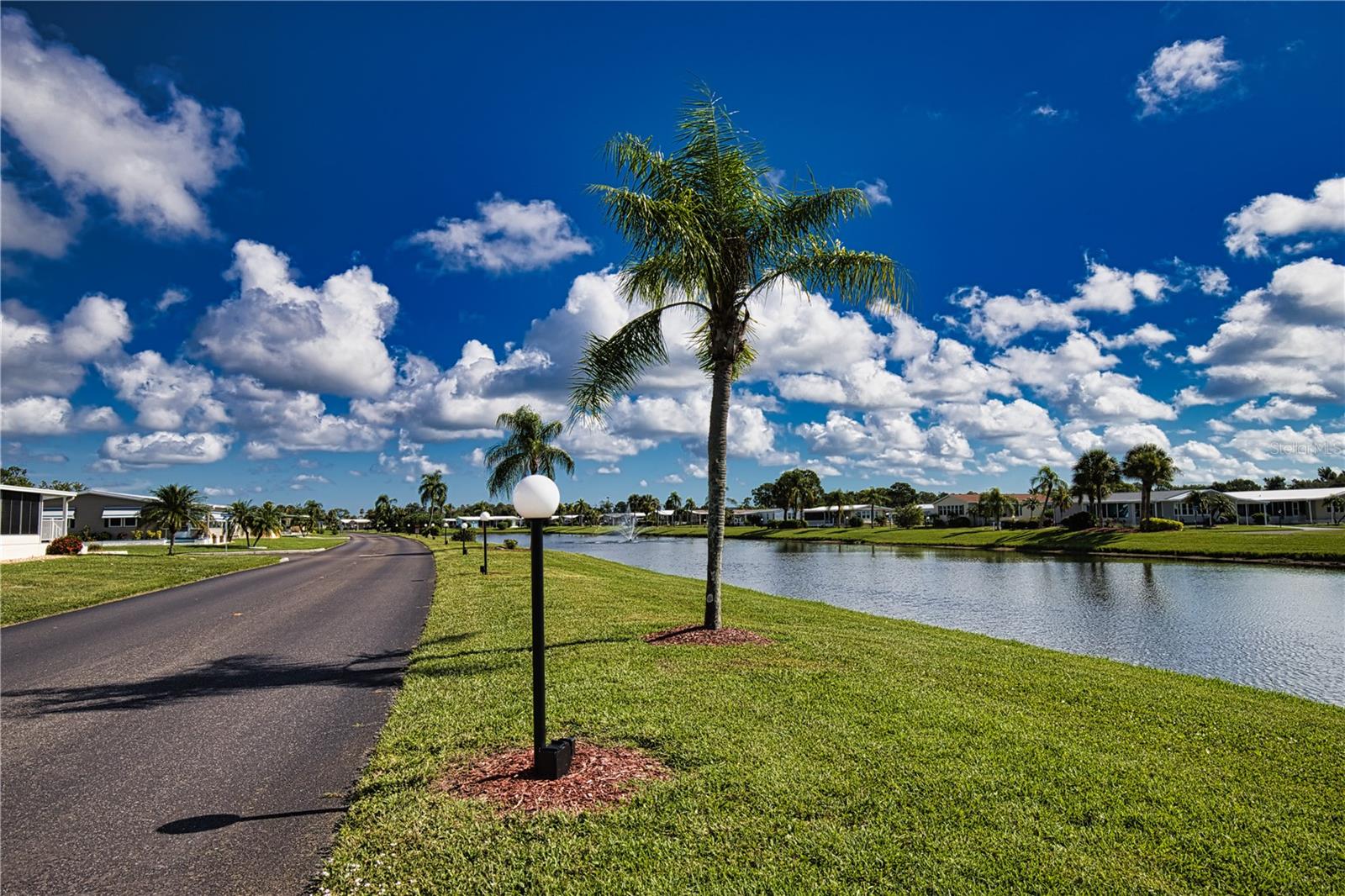 LA CASA MHP CO-OP - Residential