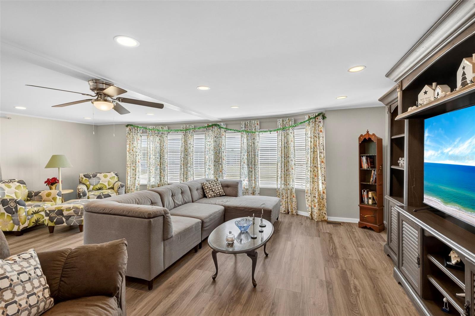 LA CASA MHP CO-OP - Residential