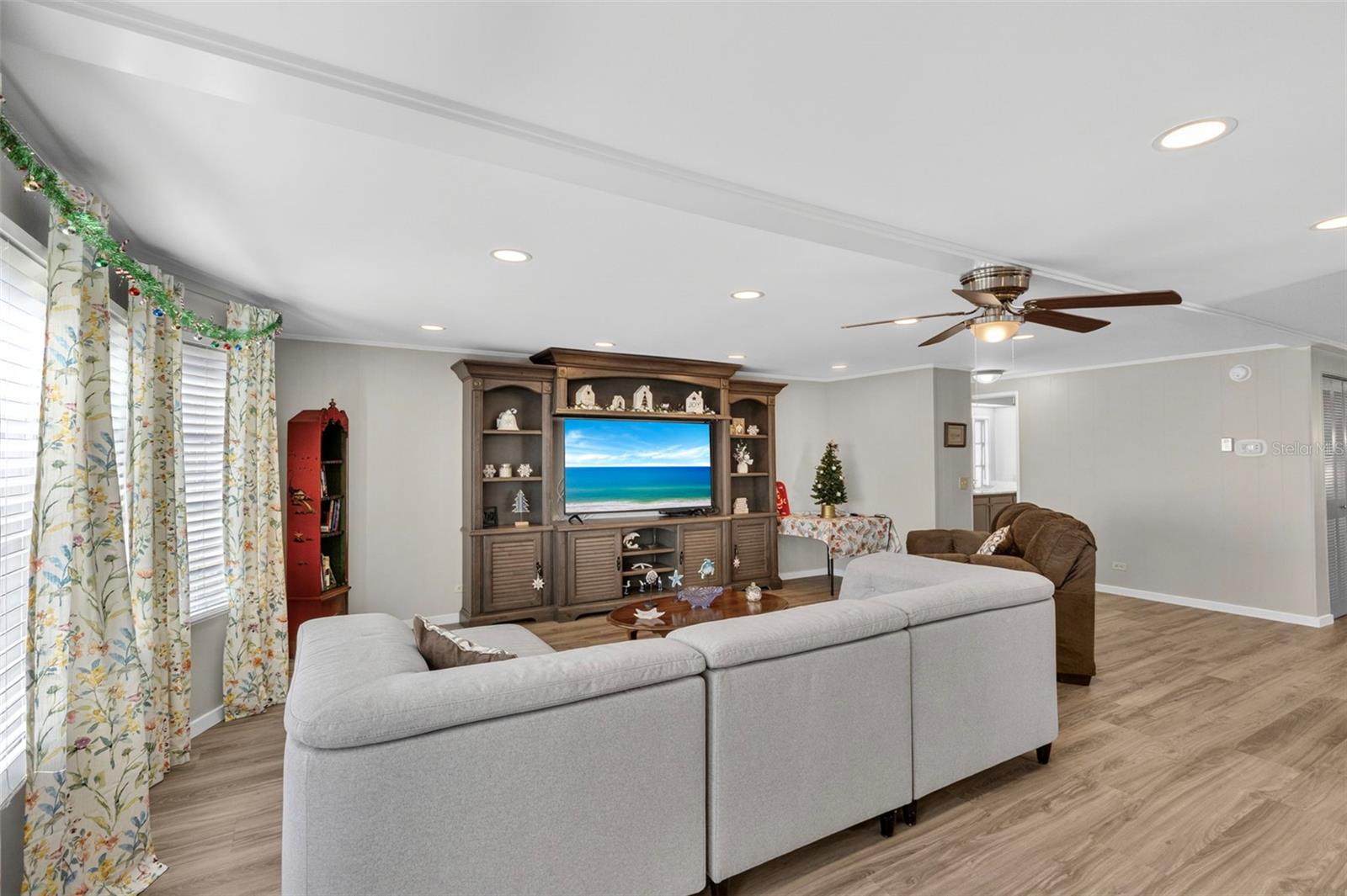 LA CASA MHP CO-OP - Residential